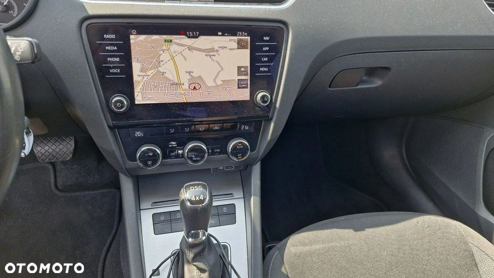 Skoda Octavia 2.0 TDI 4x4 Clever DSG - 13