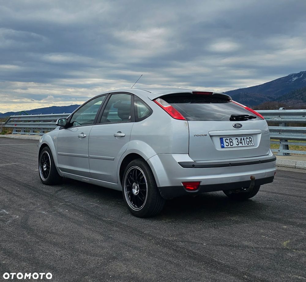 Ford Focus 2.0 Ghia - 3