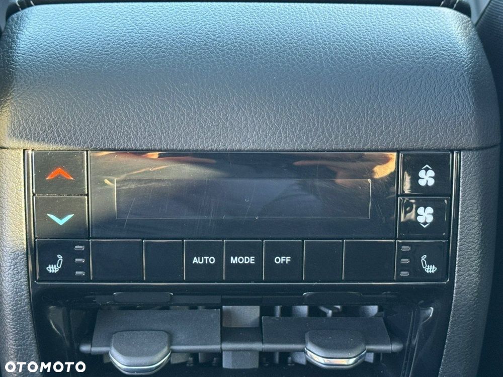 Jeep Grand Cherokee - 20