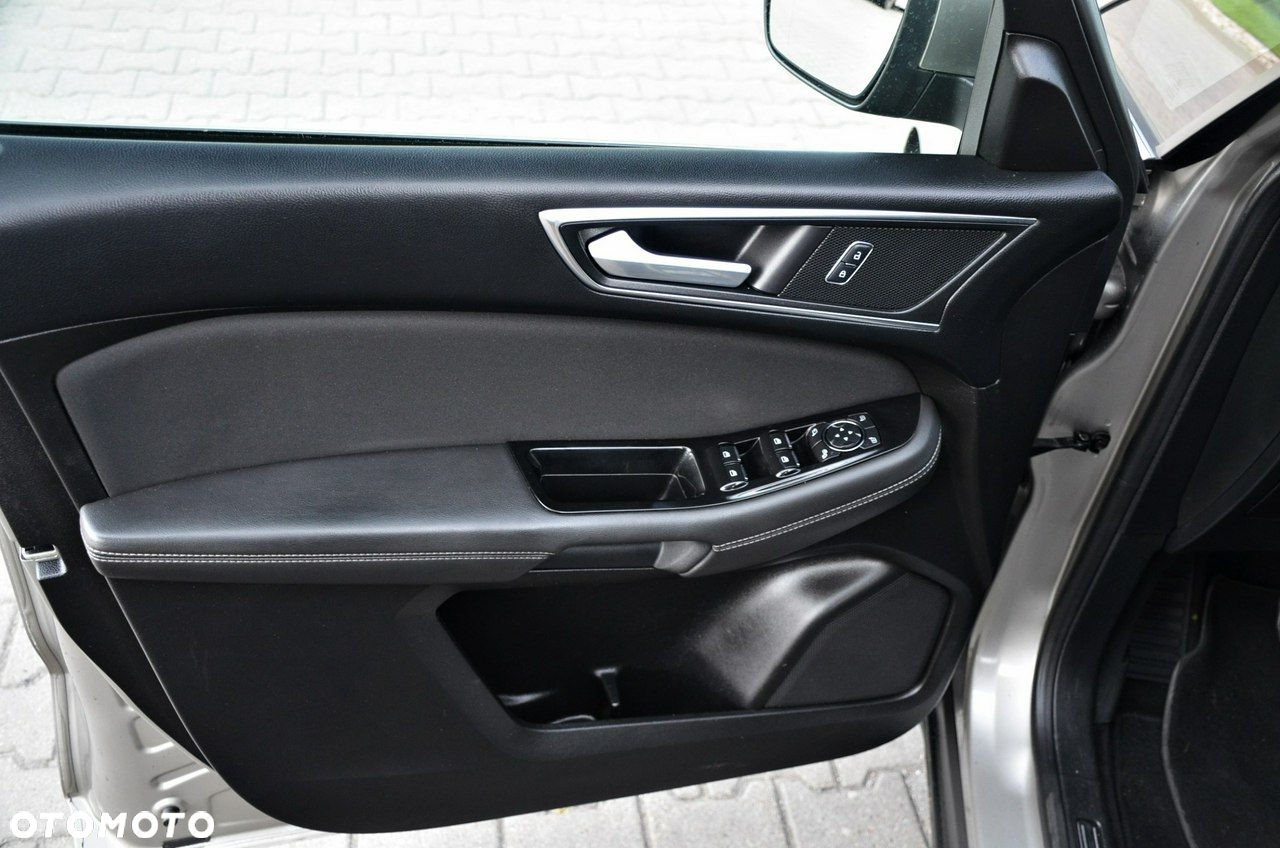 Ford S-Max - 22
