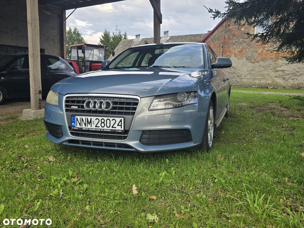 Audi A4 Limousine - 1
