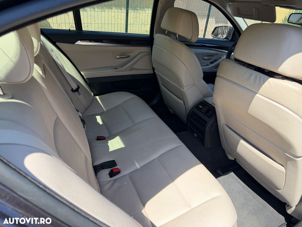 BMW Seria 5 525d Sport-Aut. Modern Line - 2