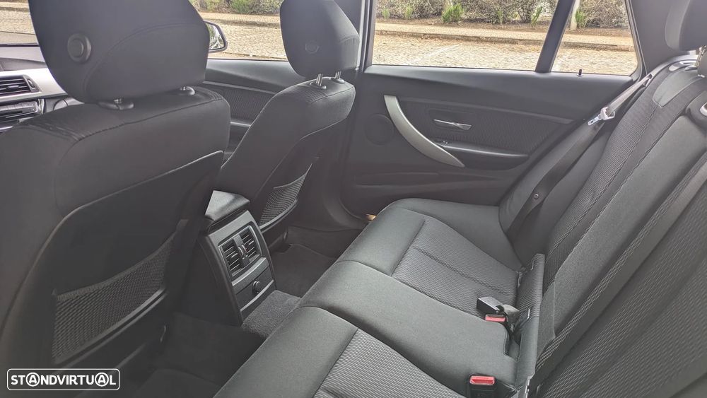 BMW 316 d Touring Advantage - 13