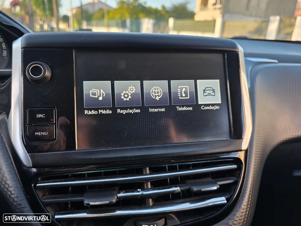 Peugeot 208 82 PureTech Style - 10