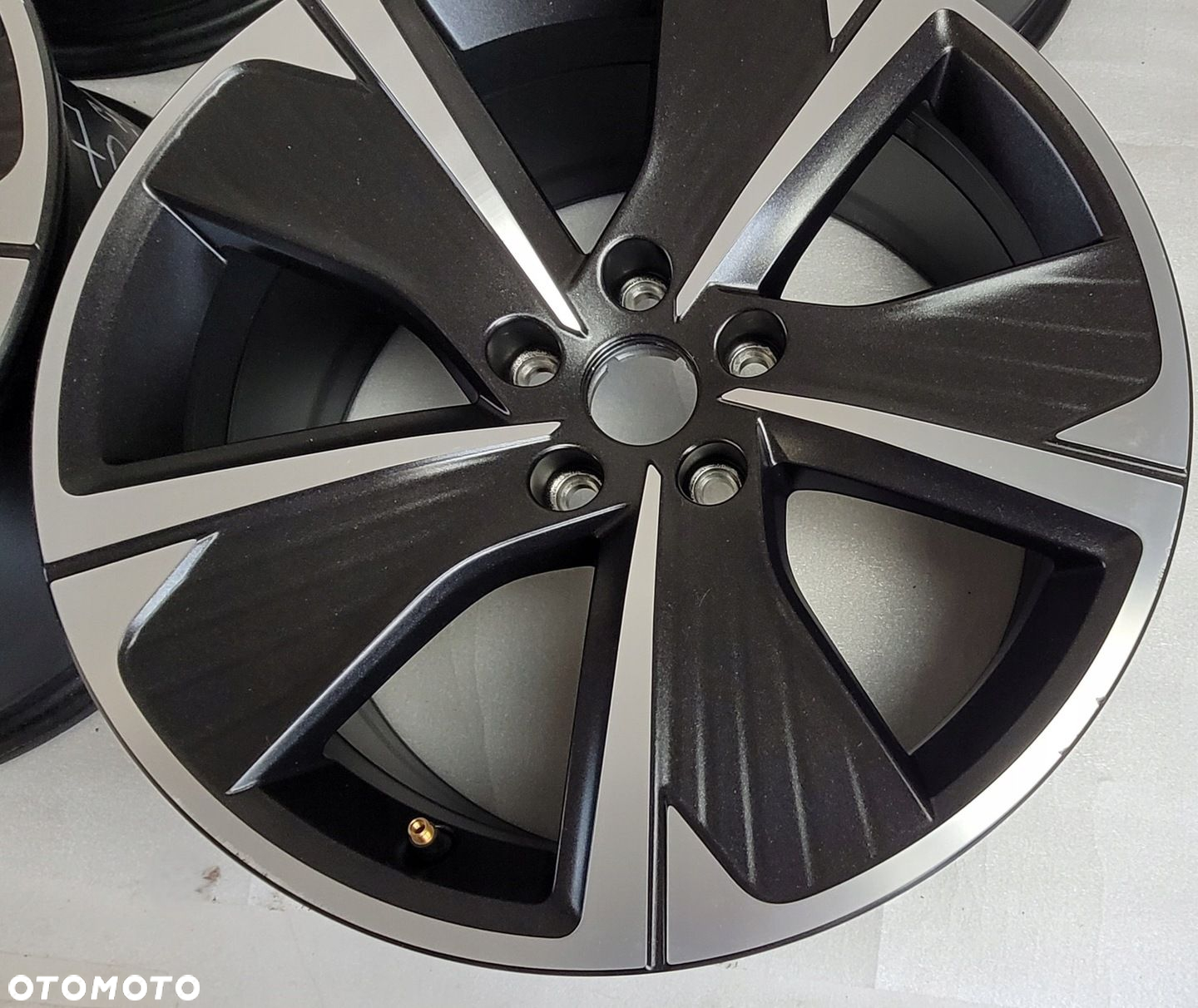 FELGI SEAT CUPRA FORMENTOR 5FF 8x18 18 ET40 5x112 - 10