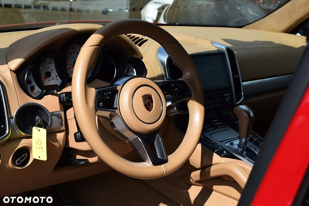 Porsche Cayenne GTS - 4