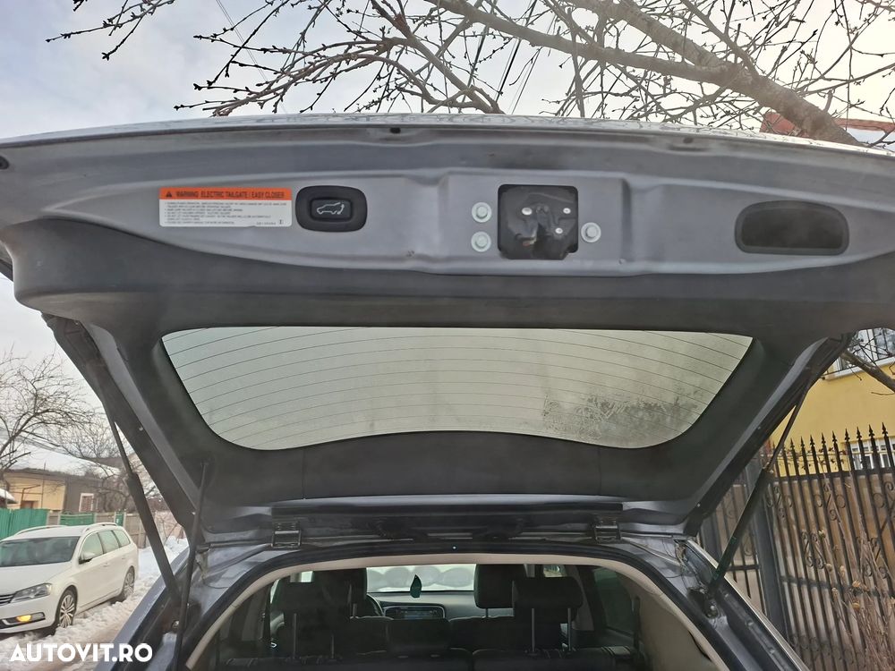 Mitsubishi Outlander 2.0 4WD Top - 24