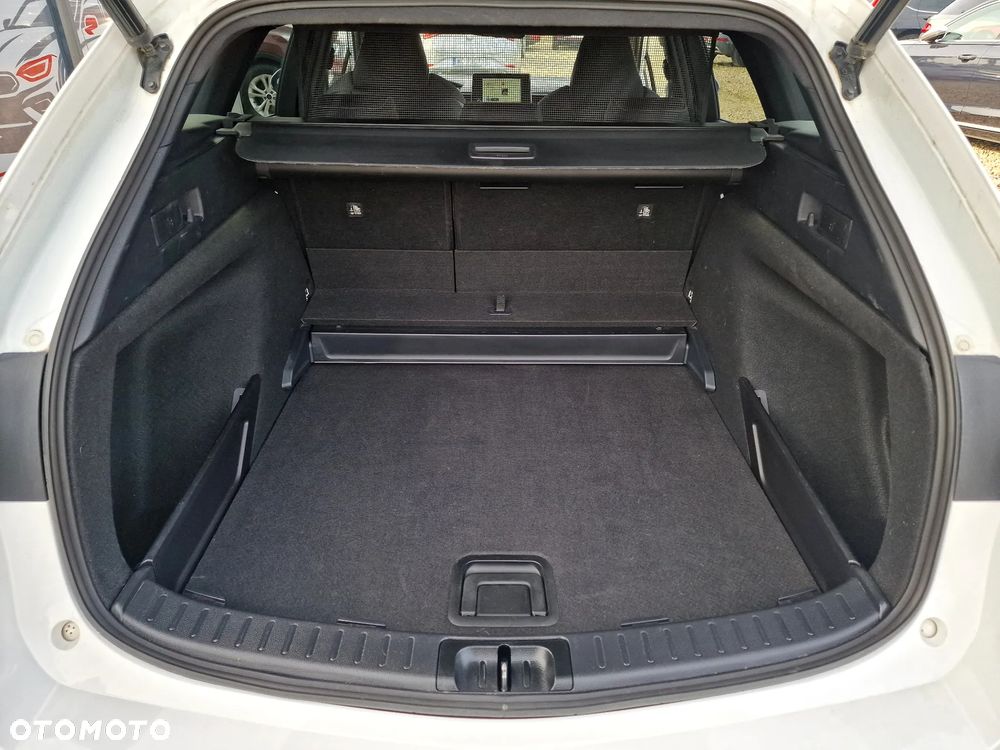 Toyota Corolla 1.8 Hybrid Executive - 30