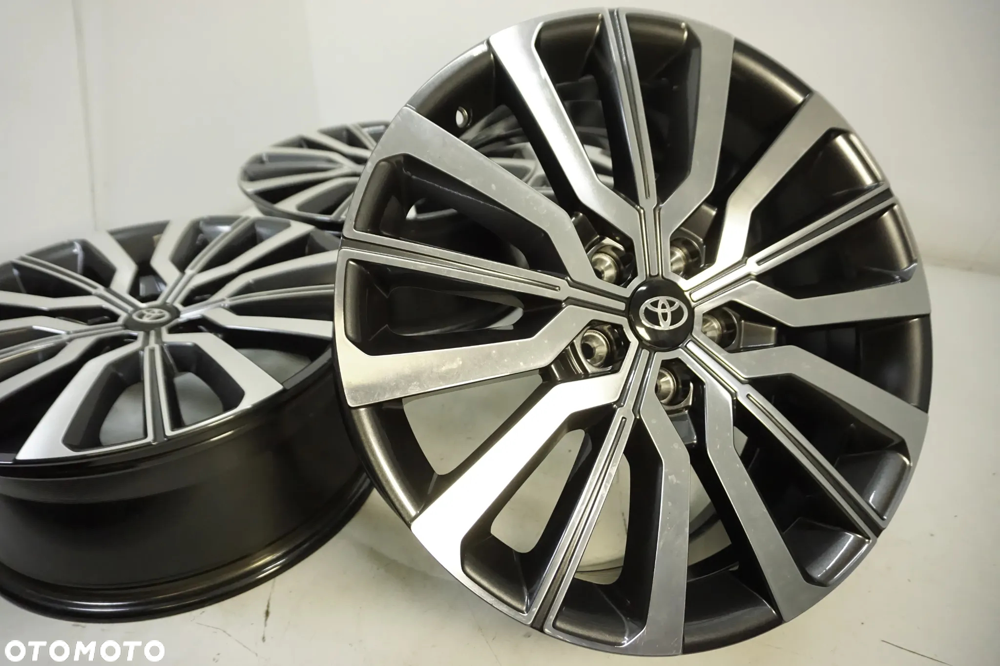 FELGI ALUMINIOWE 19 TOYOTA RAV 4 CH R - 3