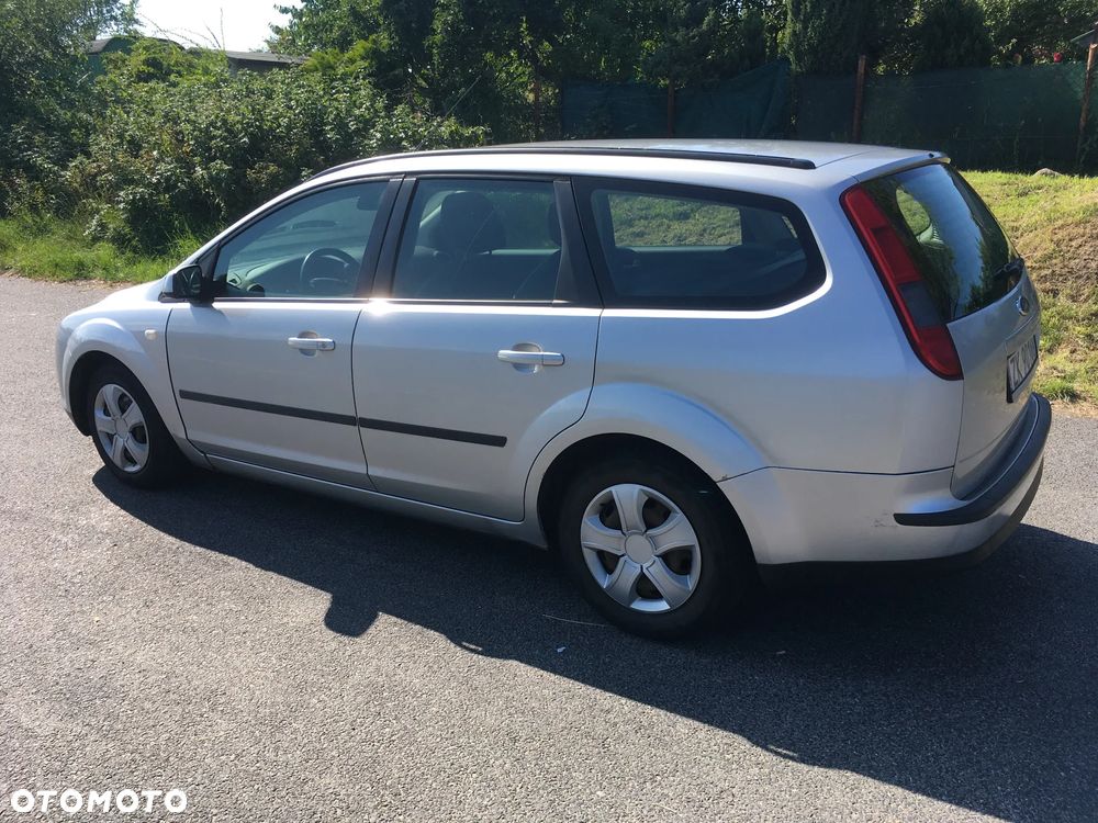 Ford Focus 1.6 16V Ambiente - 8