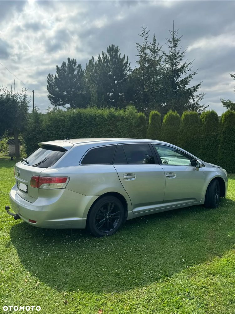 Toyota Avensis 2.0 D-4D Sol - 3