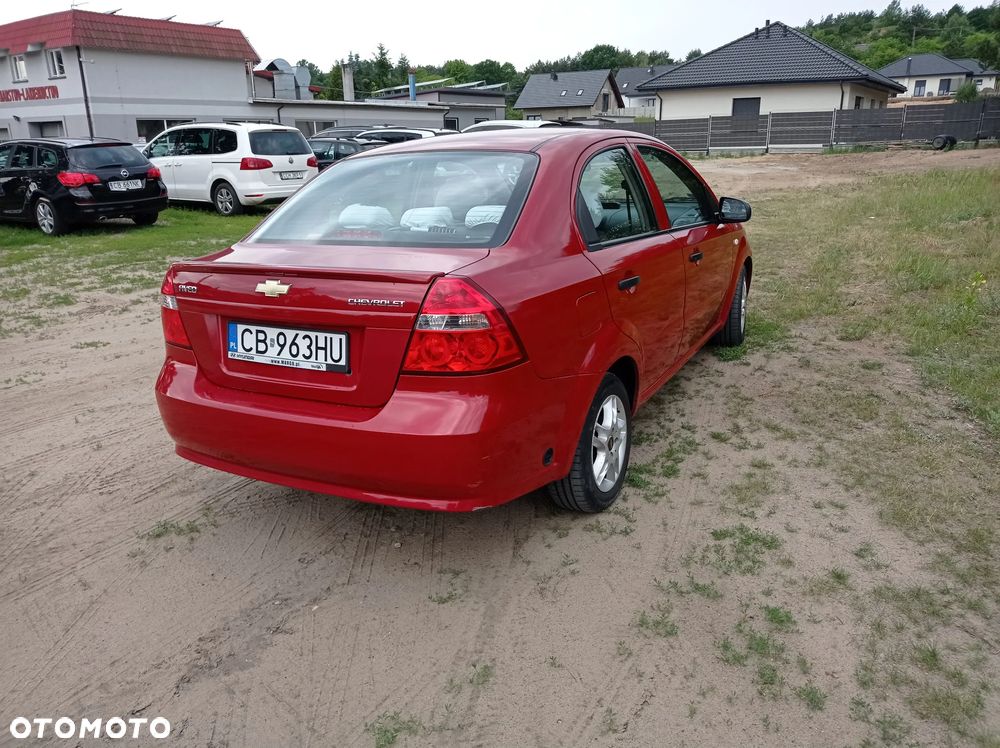 Chevrolet Aveo 1.2 16V Base - 3