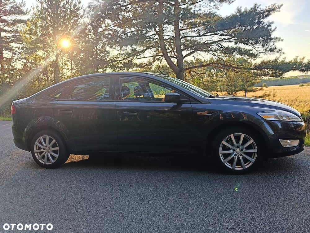 Ford Mondeo 2.0 Ambiente - 22