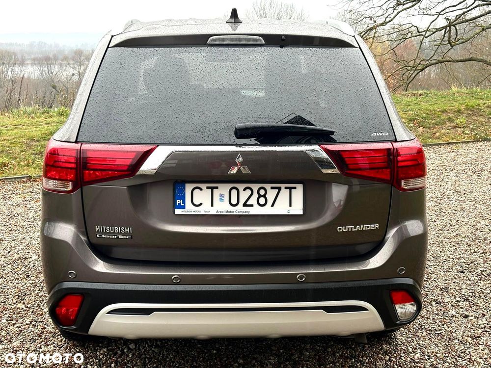 Mitsubishi Outlander 2.0 Intense + Navi 4WD CVT - 3
