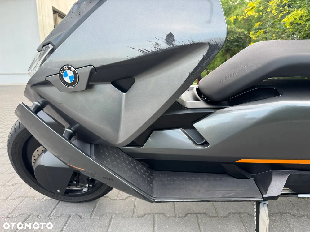 BMW CE 04 - 18