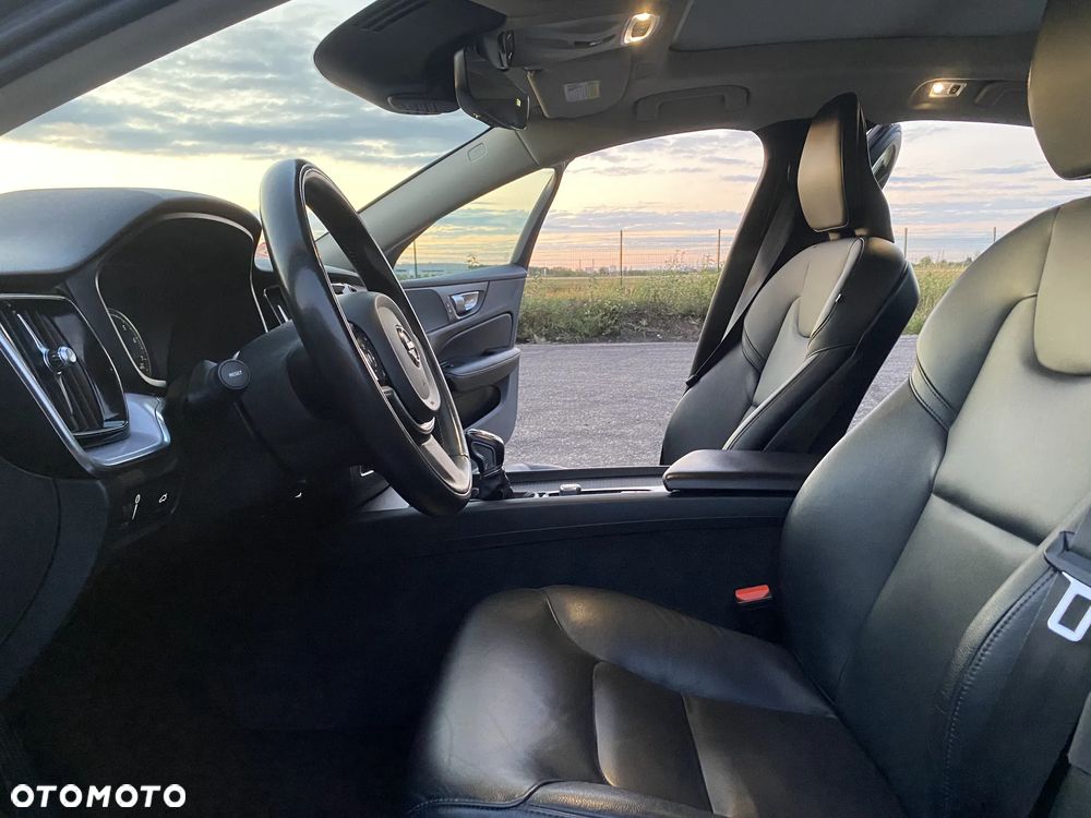 Volvo S60 T5 AWD Momentum Pro - 18