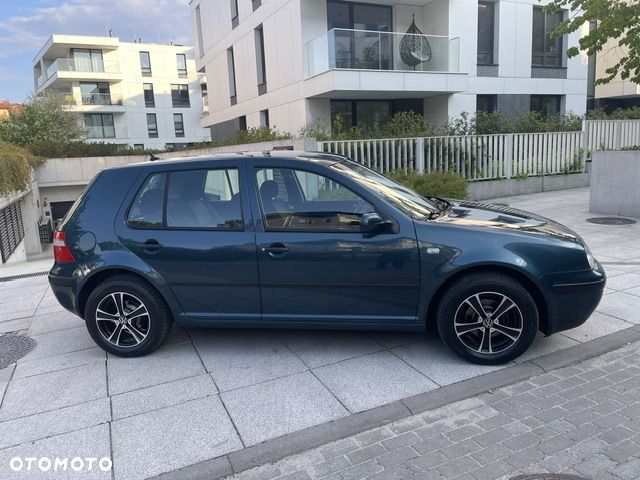 Volkswagen Golf - 8
