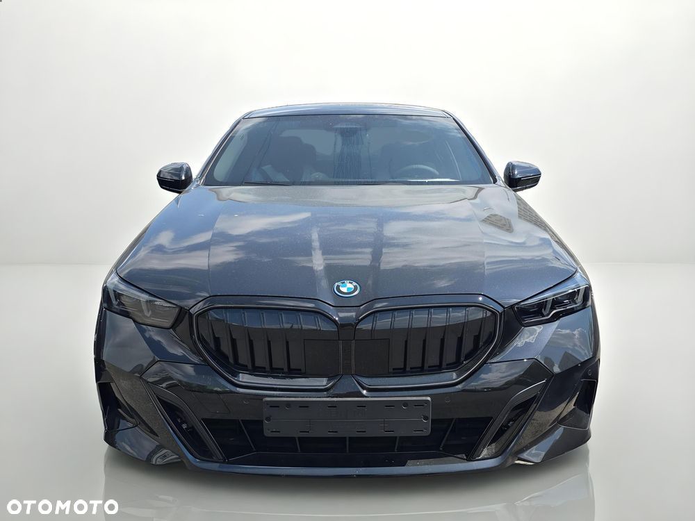 BMW Seria 5 520i mHEV M Sport - 3
