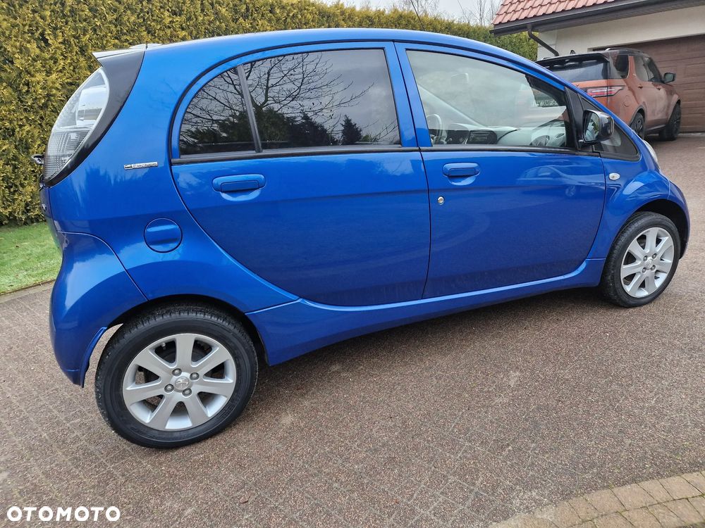 Peugeot iOn - 3