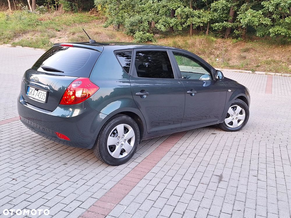 Kia Ceed 1.4 CVVT Attract - 12