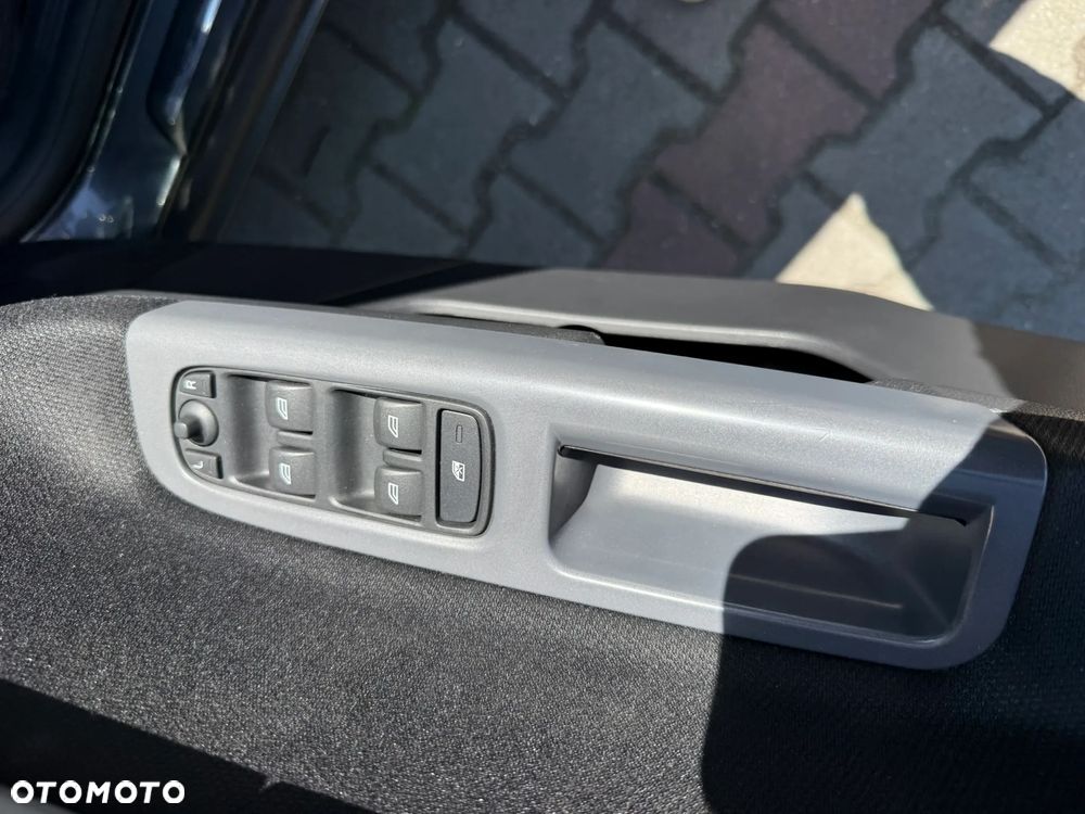 Volvo S40 2.0 - 16