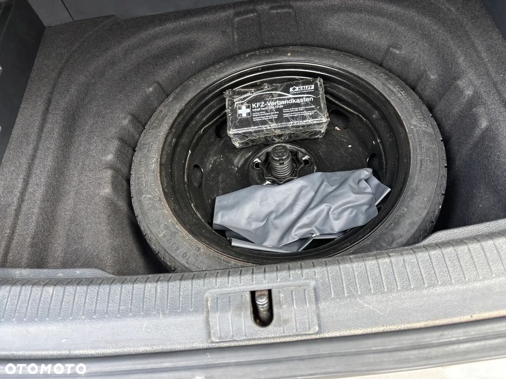 Volkswagen Golf Variant 2.0 TDI 4Motion BlueMotion Technology Highline - 12
