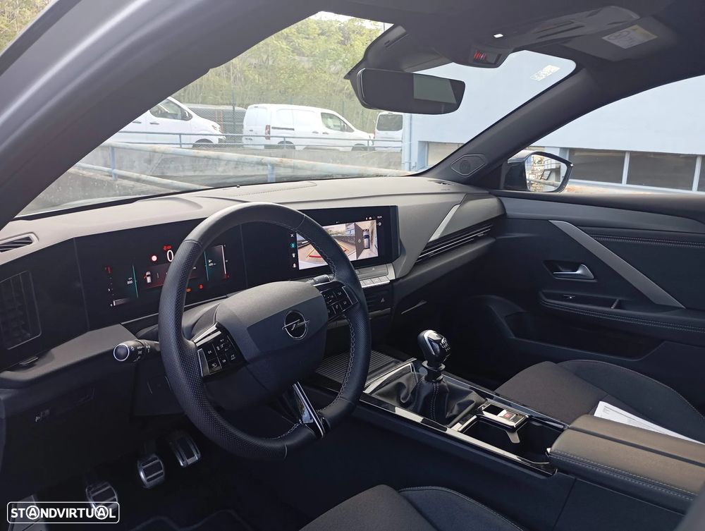 Opel Astra 1.2 T GS - 6