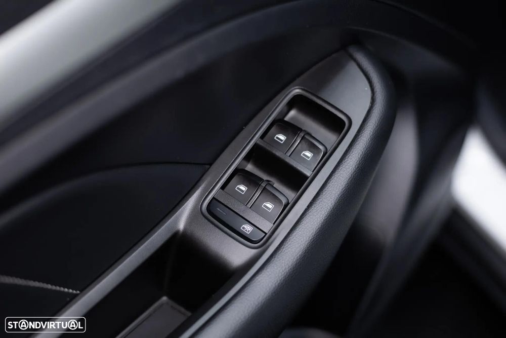 MG ZS EV 44.5 kWh Luxury - 32