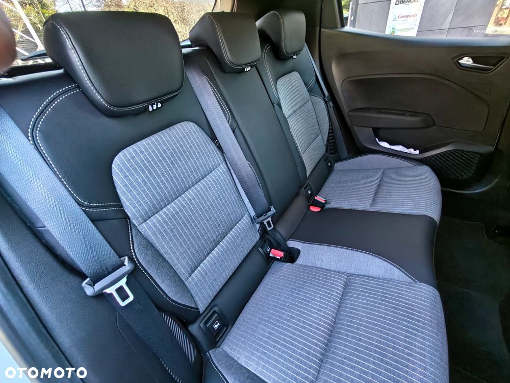 Renault Clio 1.6 E-TECH Full Hybrid 145 Techno - 23