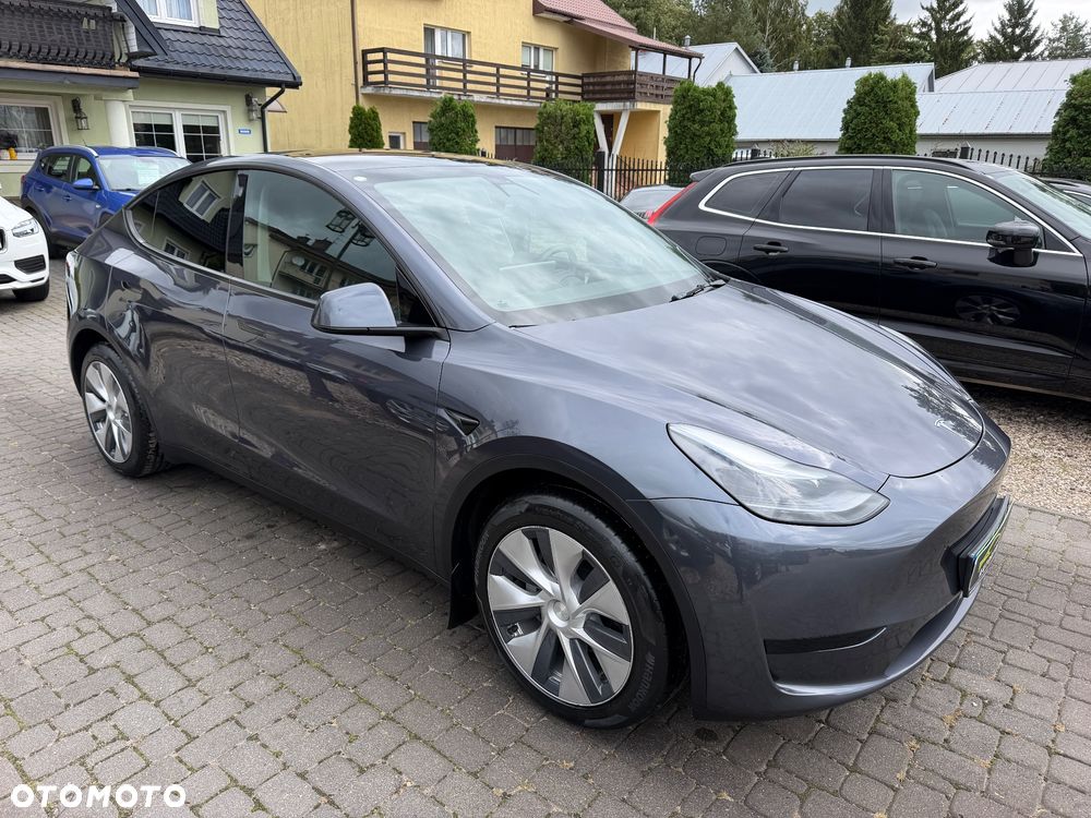 Tesla Model Y RWD - 2