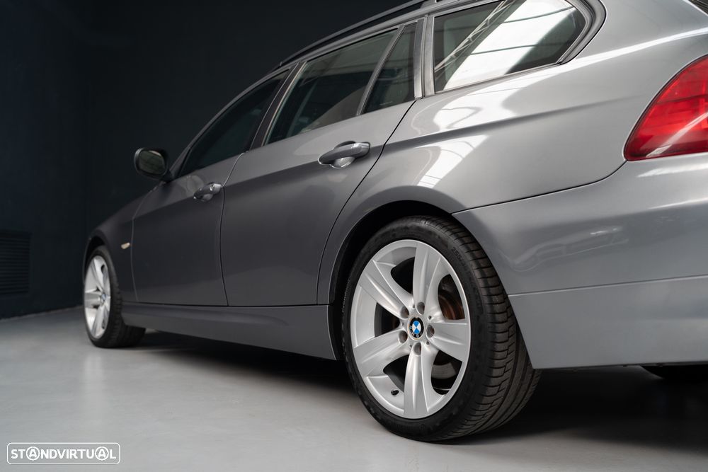 BMW 318 d Navigation Sport - 21