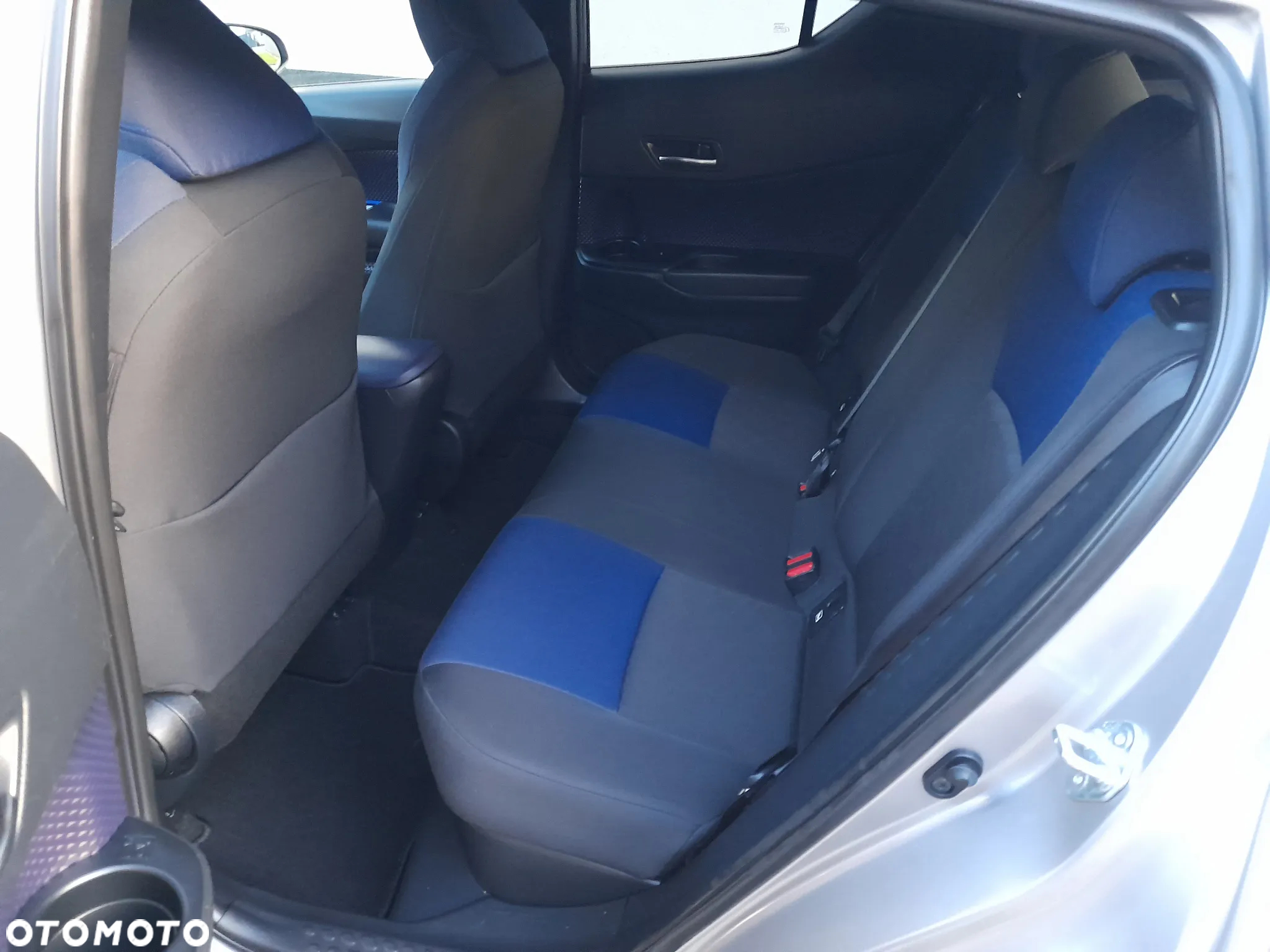 Toyota C-HR 1.8 Hybrid Dynamic - 16
