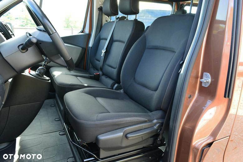 Renault Trafic Grand 1.6 dCi - 23