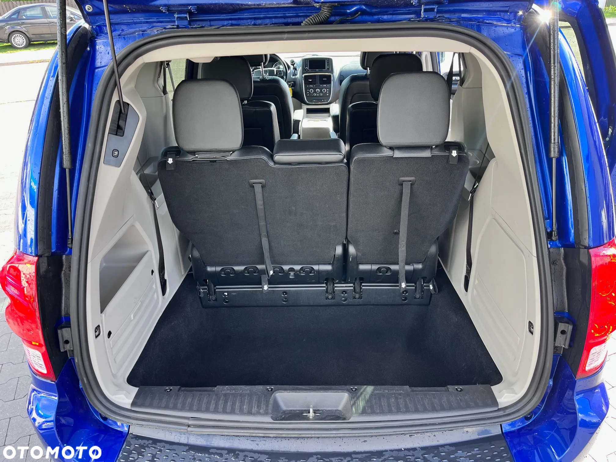 Dodge Grand Caravan - 7