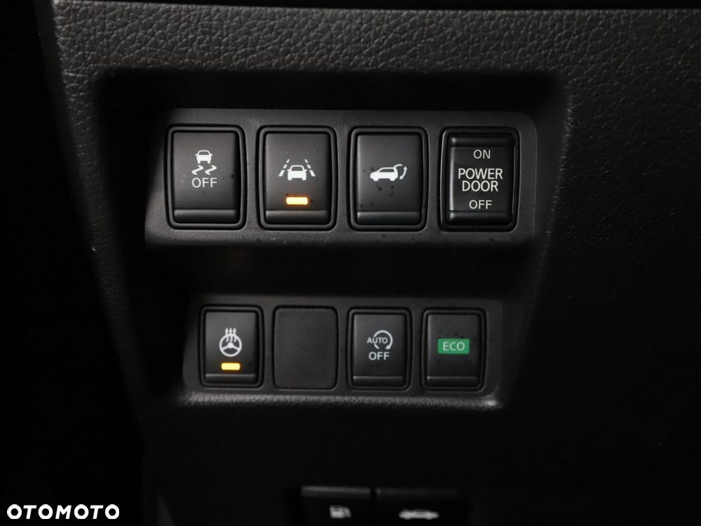 Nissan X-Trail 2.0 dCi Xtronic N-Connecta - 37