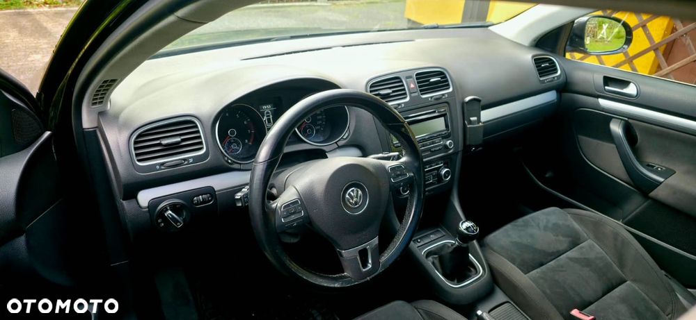 Volkswagen Golf - 6