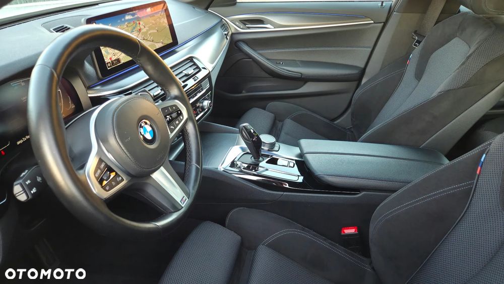 BMW Seria 5 520d Touring M Sport Edition - 17