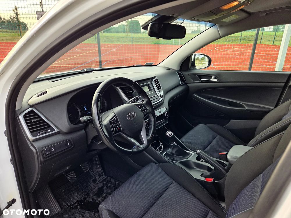 Hyundai Tucson 1.6 GDI BlueDrive GO 2WD - 9