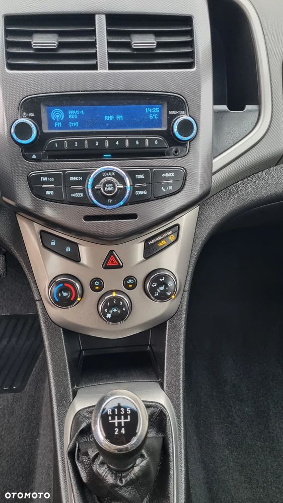 Chevrolet Aveo 1.6 LTZ - 17