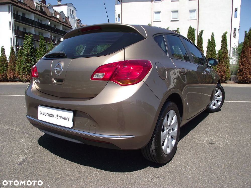 Opel Astra 1.6 Cosmo EU6 - 7