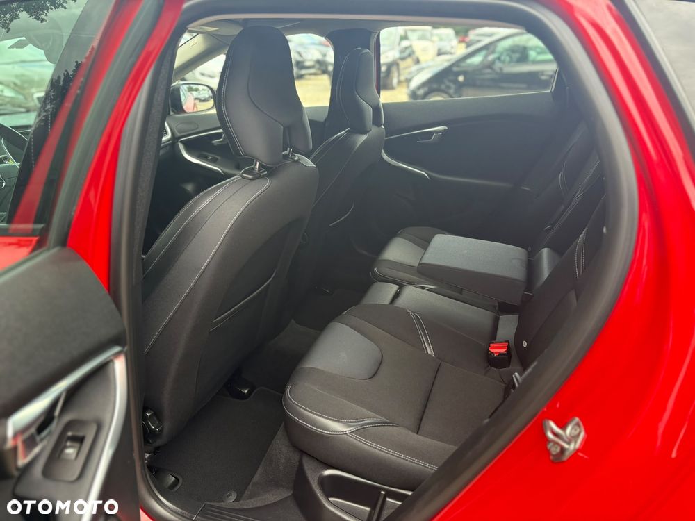 Volvo V40 D2 Kinetic - 17