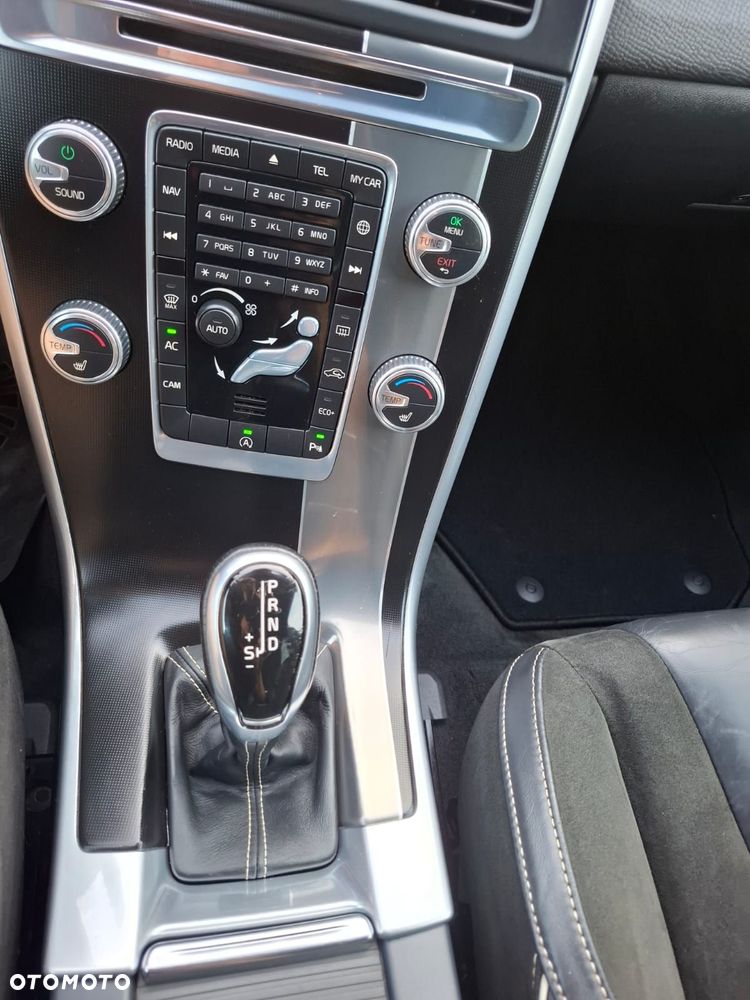 Volvo XC 60 D4 Drive-E R-Design Momentum - 11