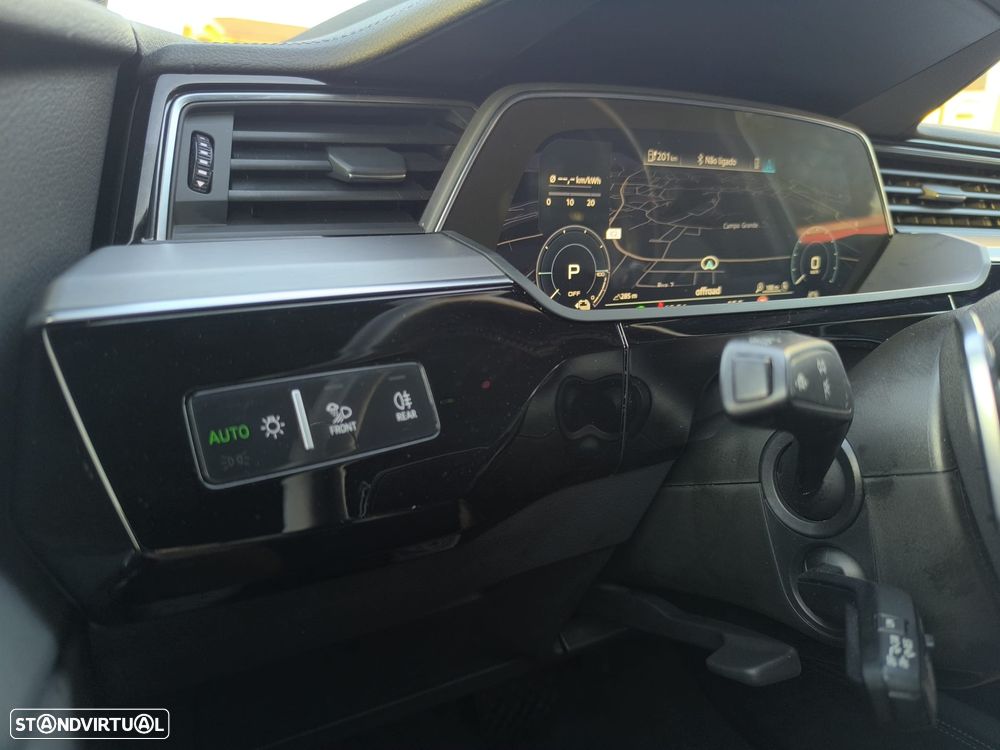 Audi e-tron 50 quattro S line - 43