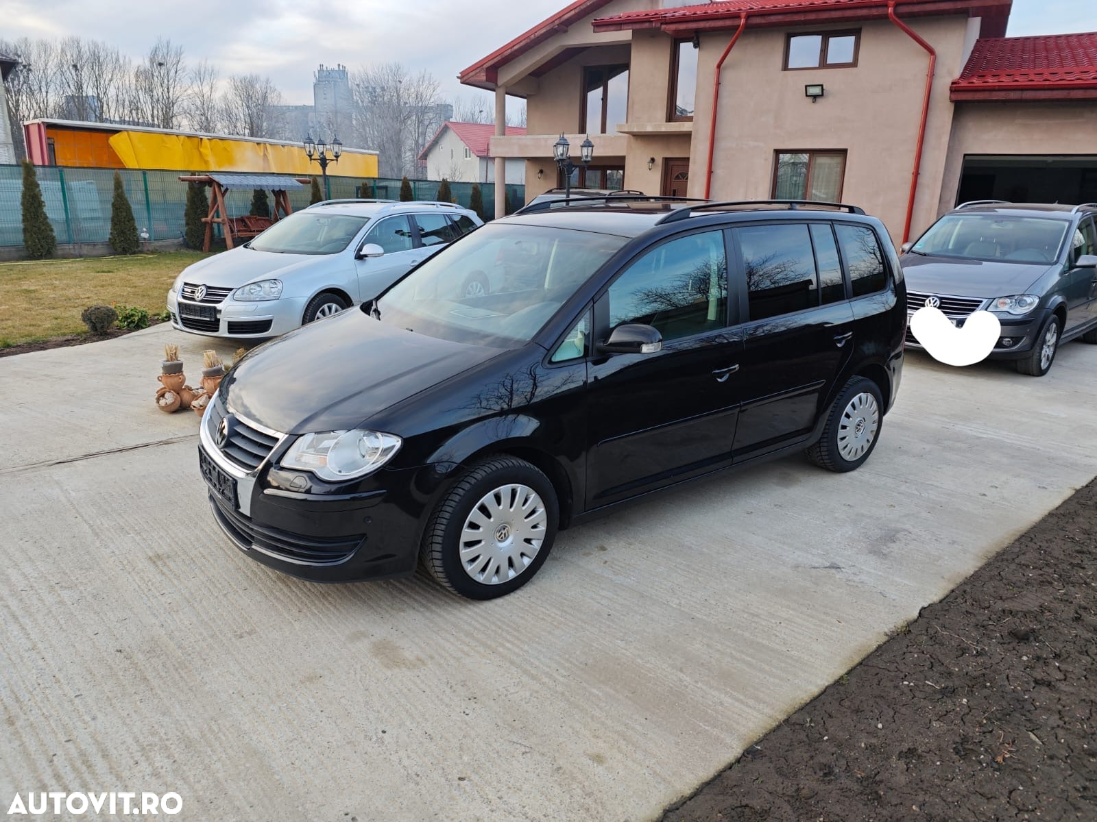 Volkswagen Touran 2.0 TDI DSG Comfortline - 3