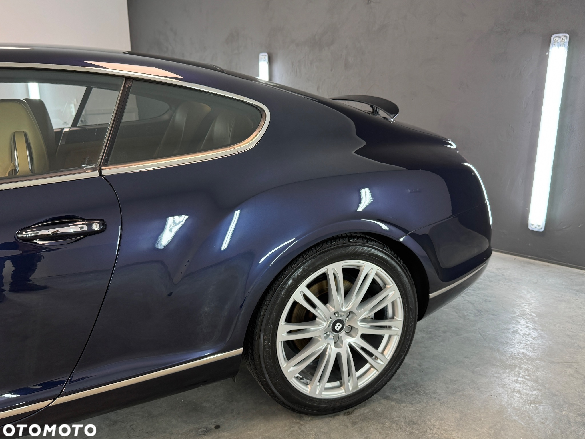Bentley Continental GT - 13