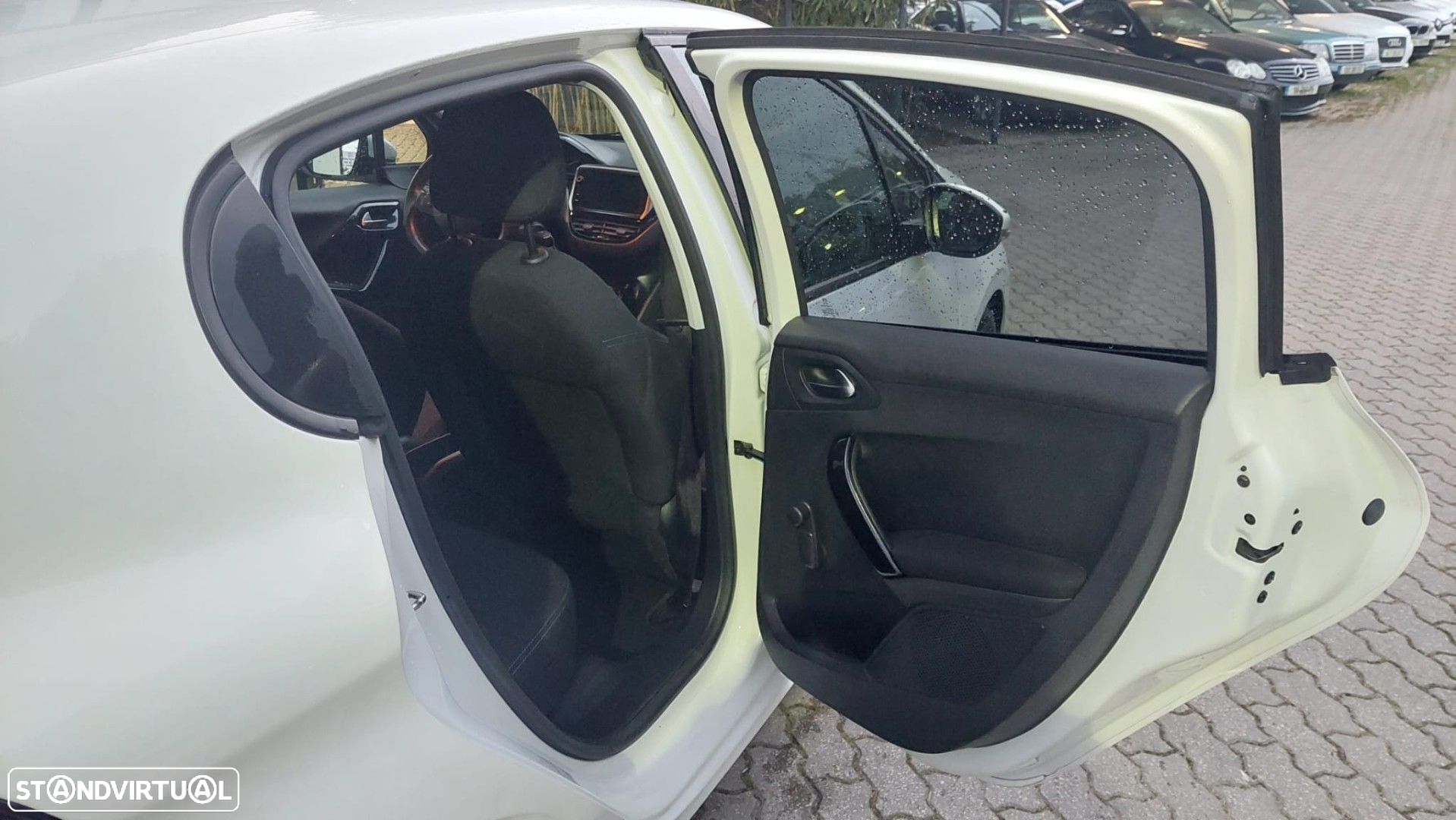 Peugeot 208 1.2 PureTech Signature - 10