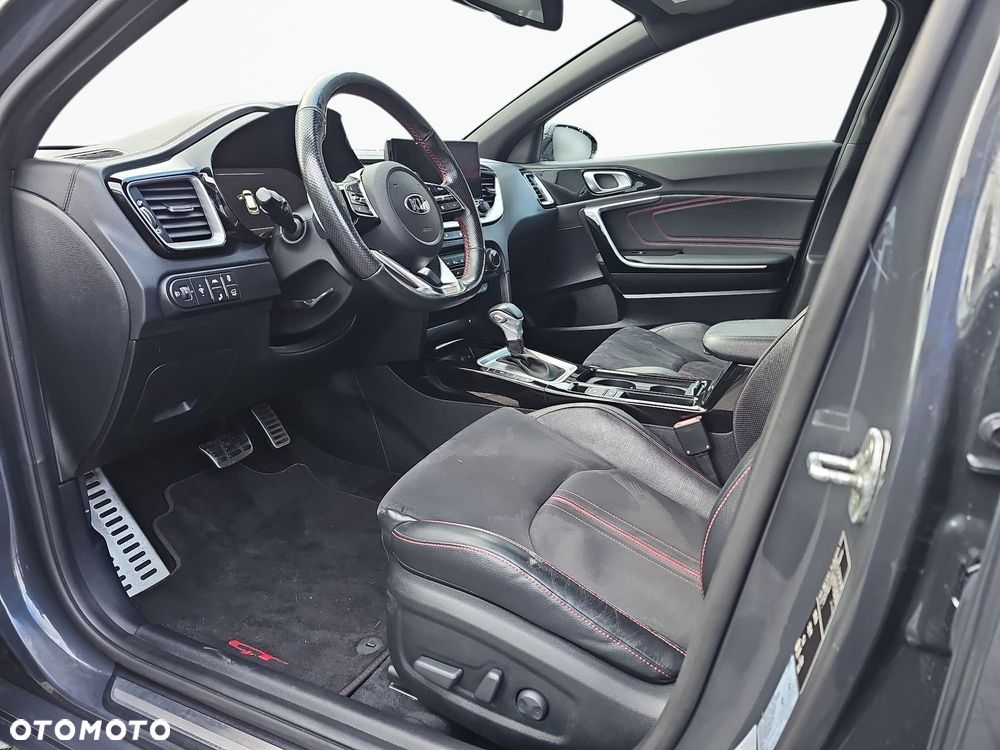 Kia ProCeed 1.6 T-GDI GT DCT - 10