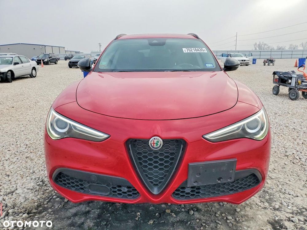 Alfa Romeo Stelvio - 6