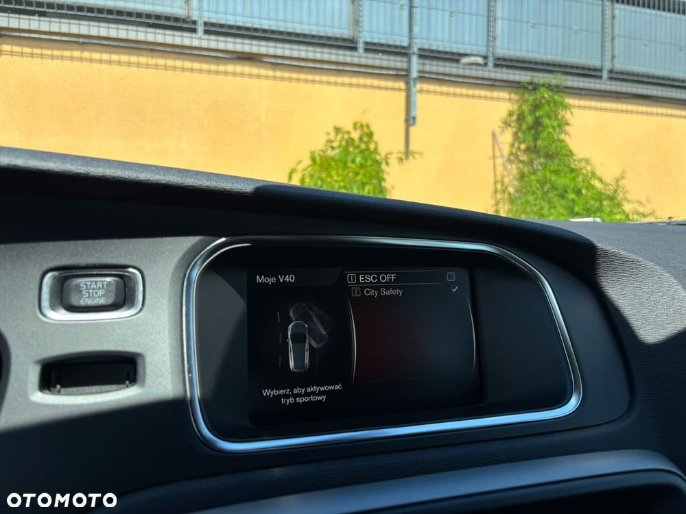 Volvo V40 T2 Drive-E Momentum - 28