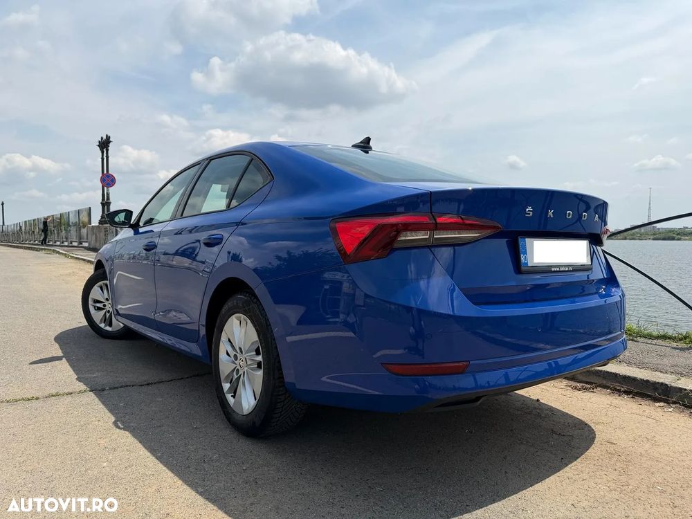 Skoda Octavia 2.0 TDI DSG Ambition - 3